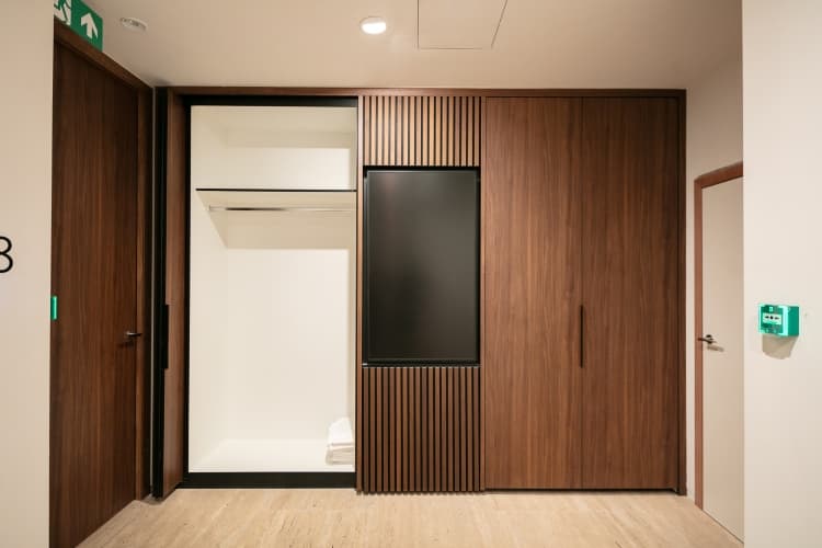 Lorenzo walnut brown in renovation of The Marnix